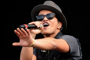 Bruno-Mars-900-600B